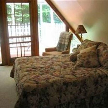 Rock Laurel Bed And Breakfast Candler Cameră foto